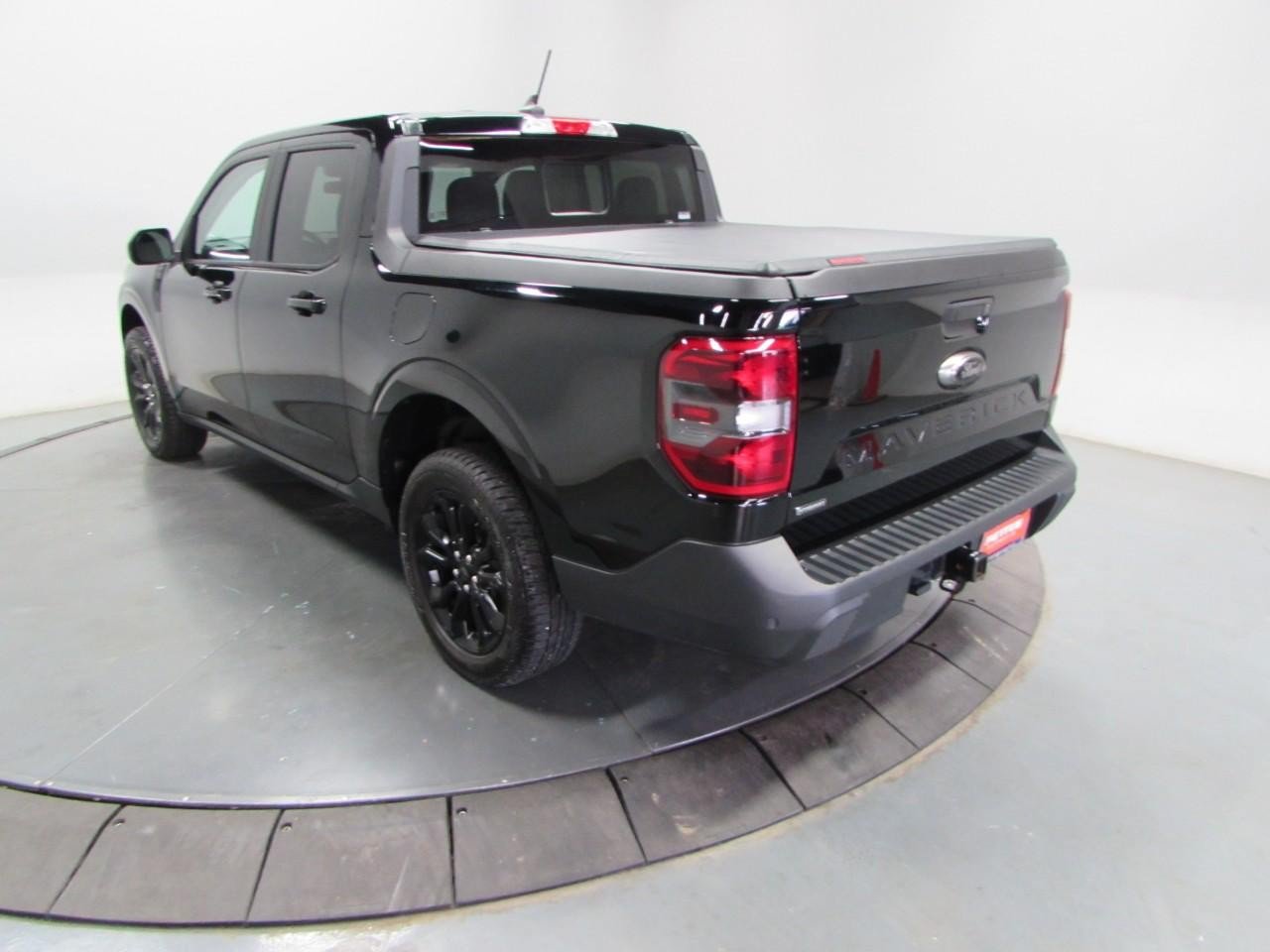 Certified 2024 Ford Maverick Lariat w/ Black Appearance Package FWD image 5