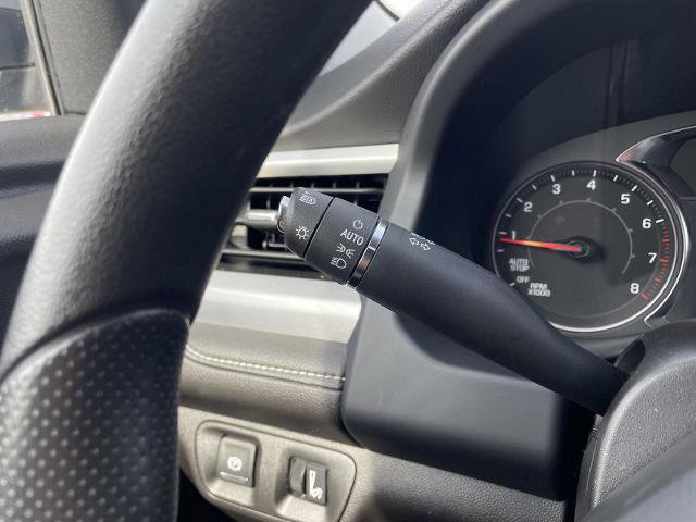 Used 2023 GMC Acadia SLE w/ Driver Convenience Package image 16