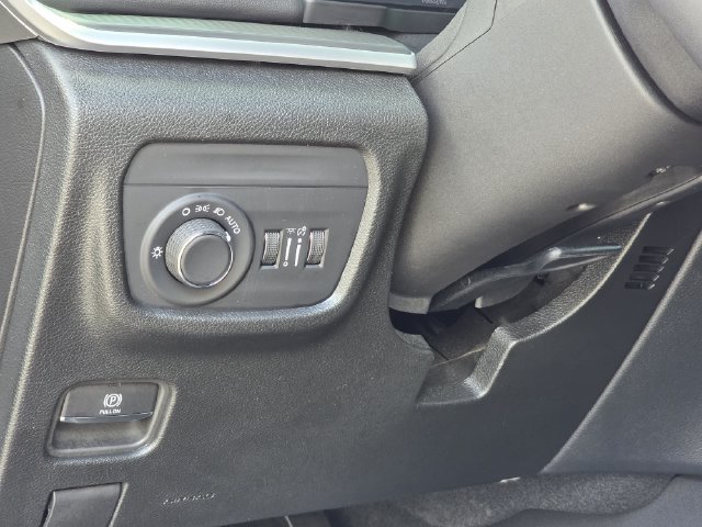 Used 2025 Jeep Grand Cherokee L Altitude AWD/4WD image 22