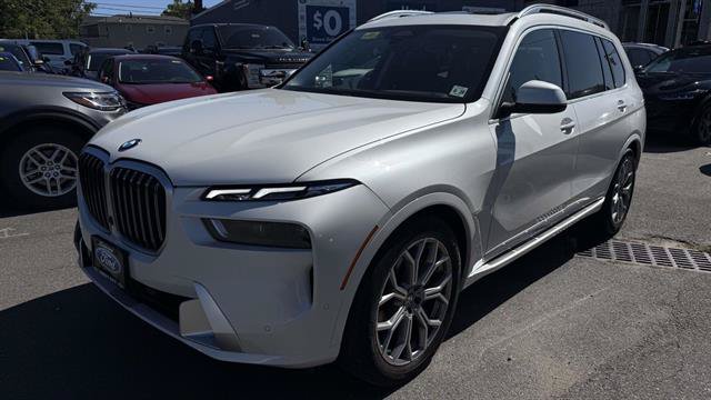 Used 2024 BMW X7 xDrive40i w/ Premium Package AWD/4WD image 1