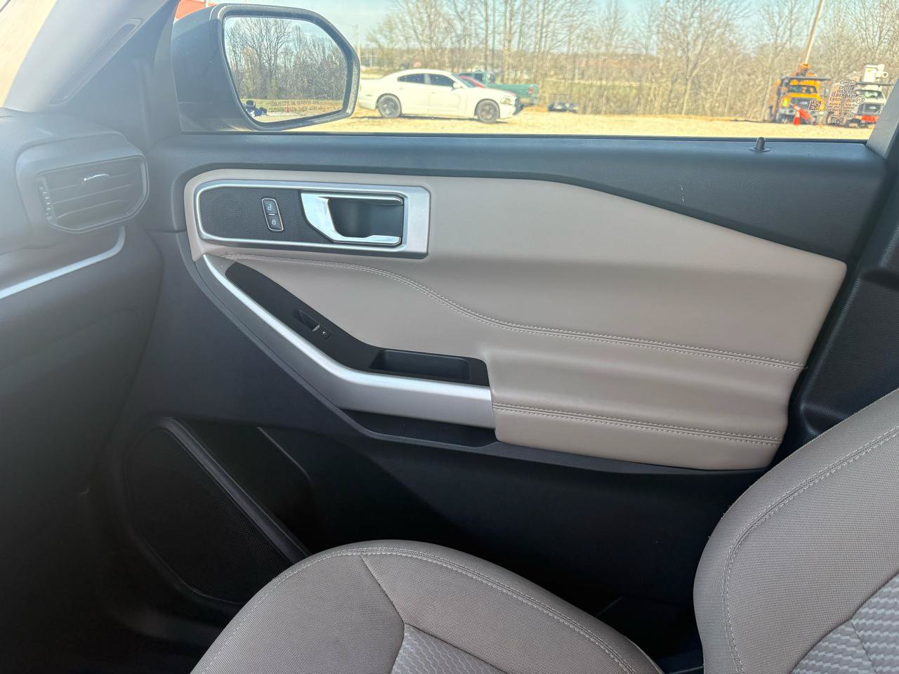 Certified 2022 Ford Explorer XLT RWD image 19