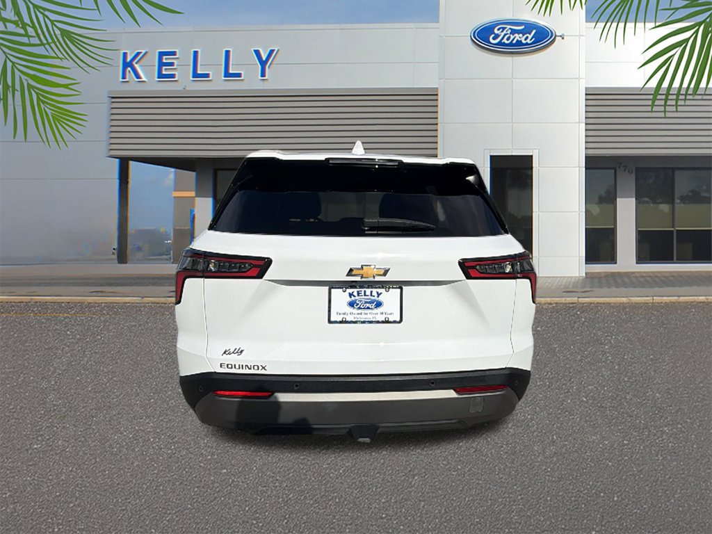 Used 2026 Chevrolet Equinox LT FWD image 4