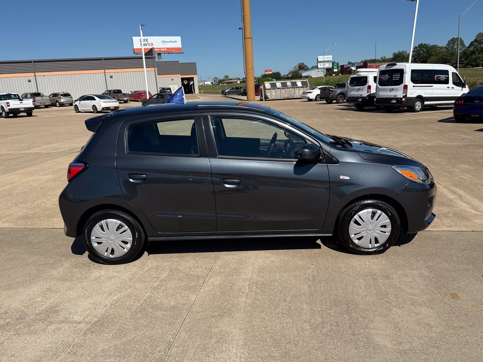 Used 2024 Mitsubishi Mirage ES FWD image 4