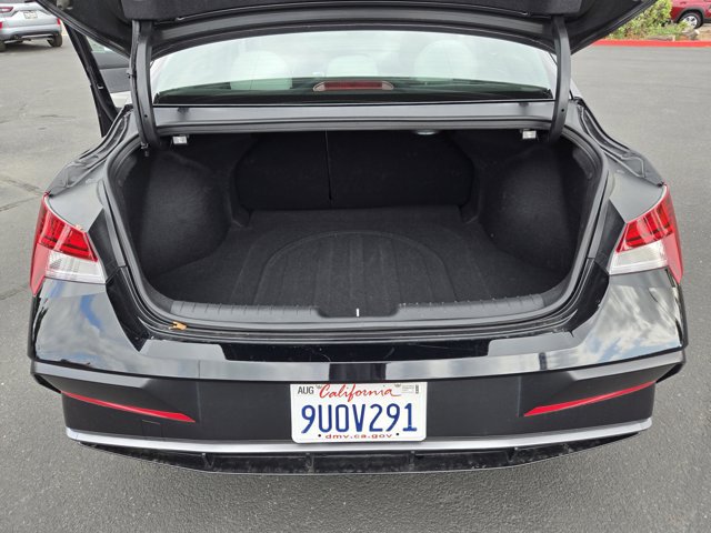 Used 2025 Hyundai Elantra Limited FWD image 27