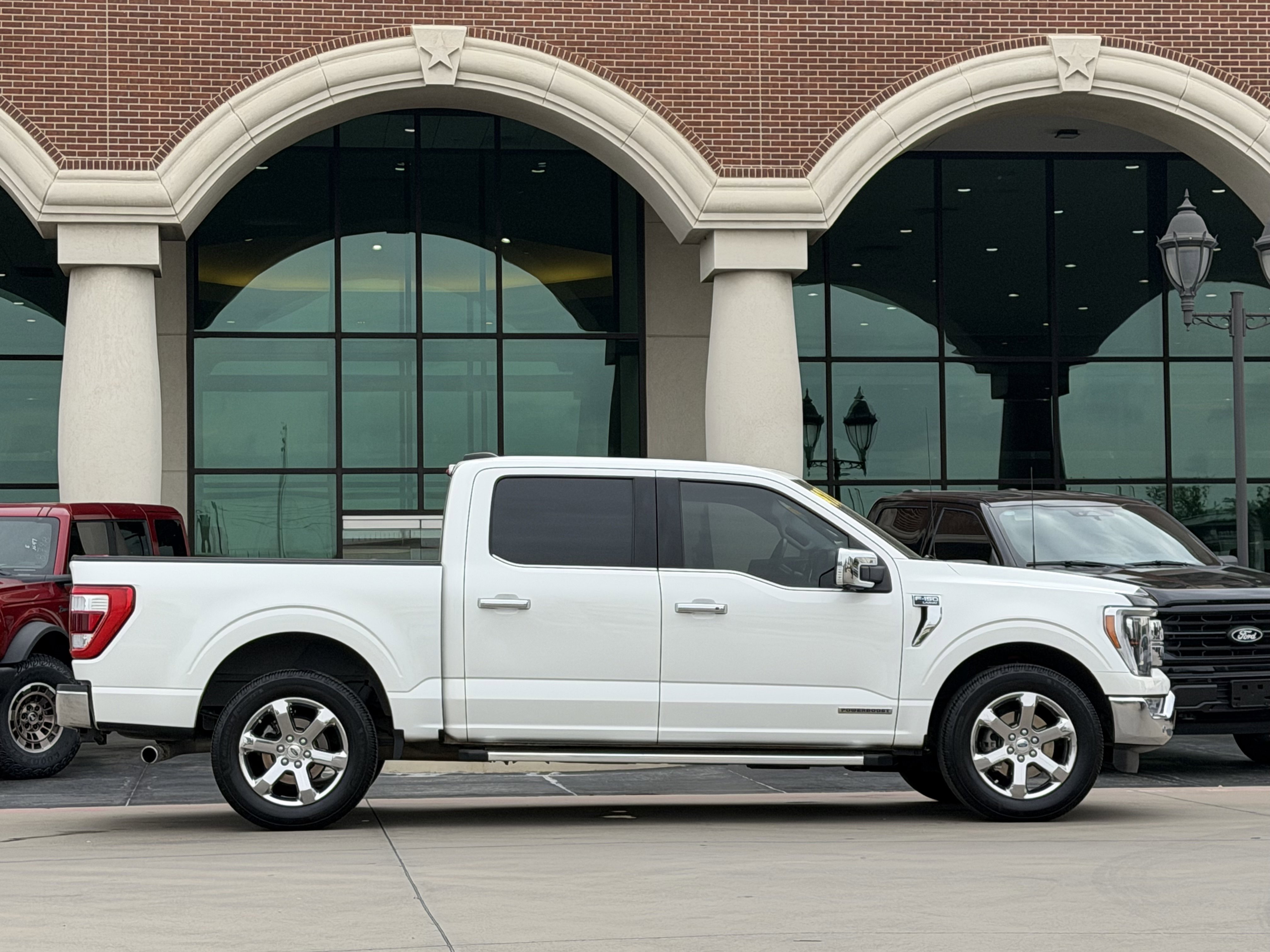 Certified 2022 Ford F150 Lariat w/ Equipment Group 502A High RWD image 3