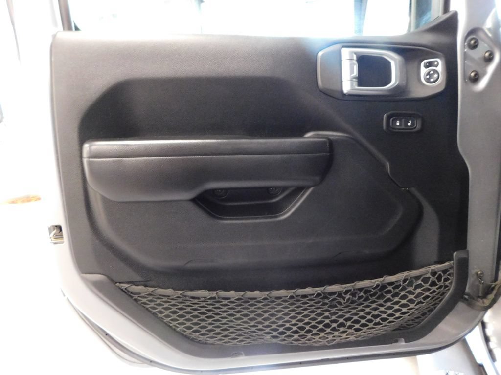Used 2020 Jeep Gladiator Rubicon w/ Uconnect 4C Nav & Sound Group AWD/4WD image 15