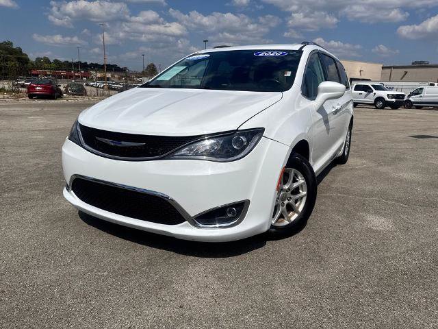 Used 2020 Chrysler Pacifica Touring-L FWD image 1
