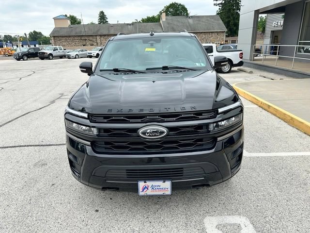 Certified 2023 Ford Expedition Limited AWD/4WD image 2