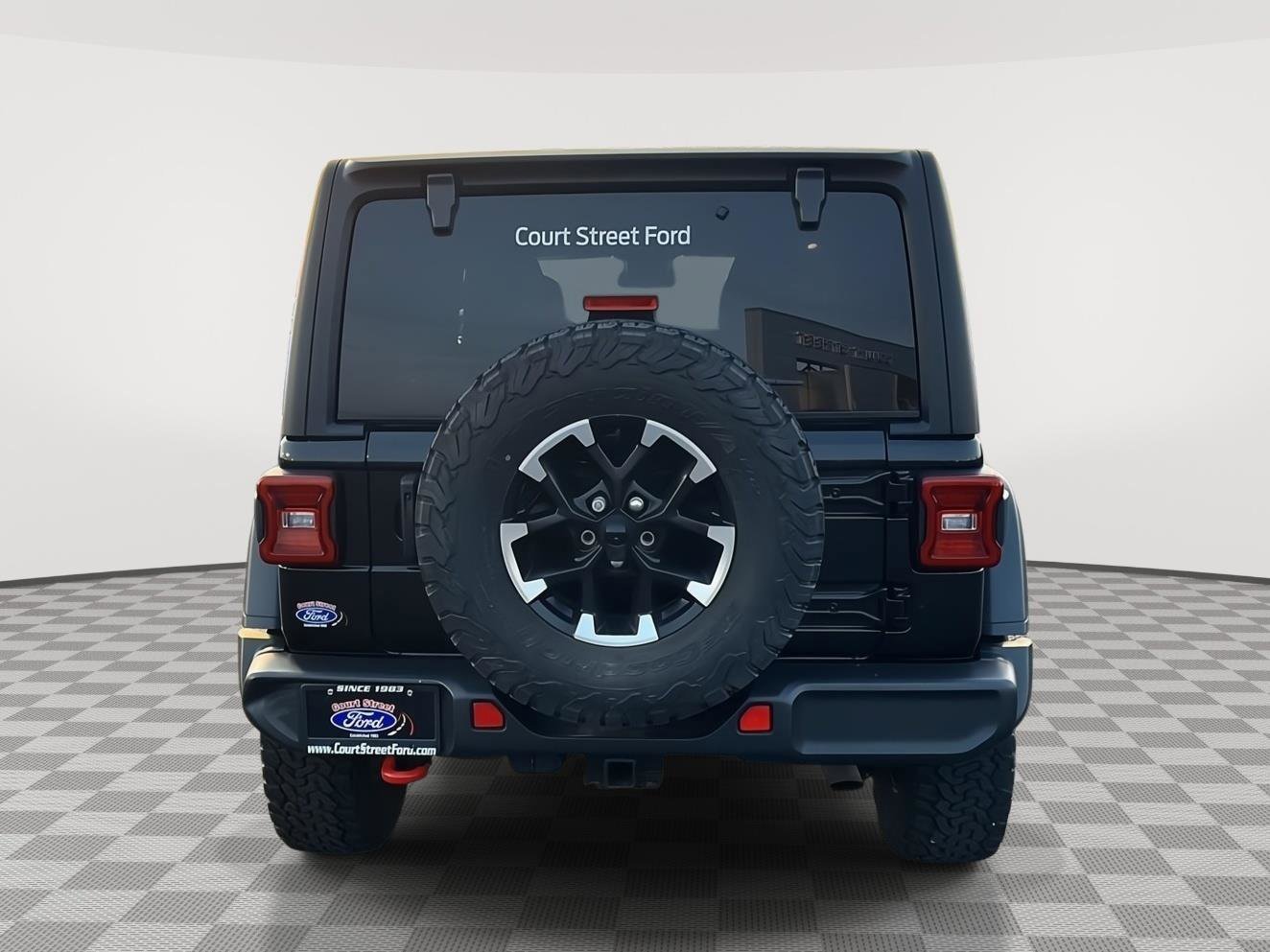 Used 2024 Jeep Wrangler Unlimited Rubicon w/ Convenience Group AWD/4WD image 4