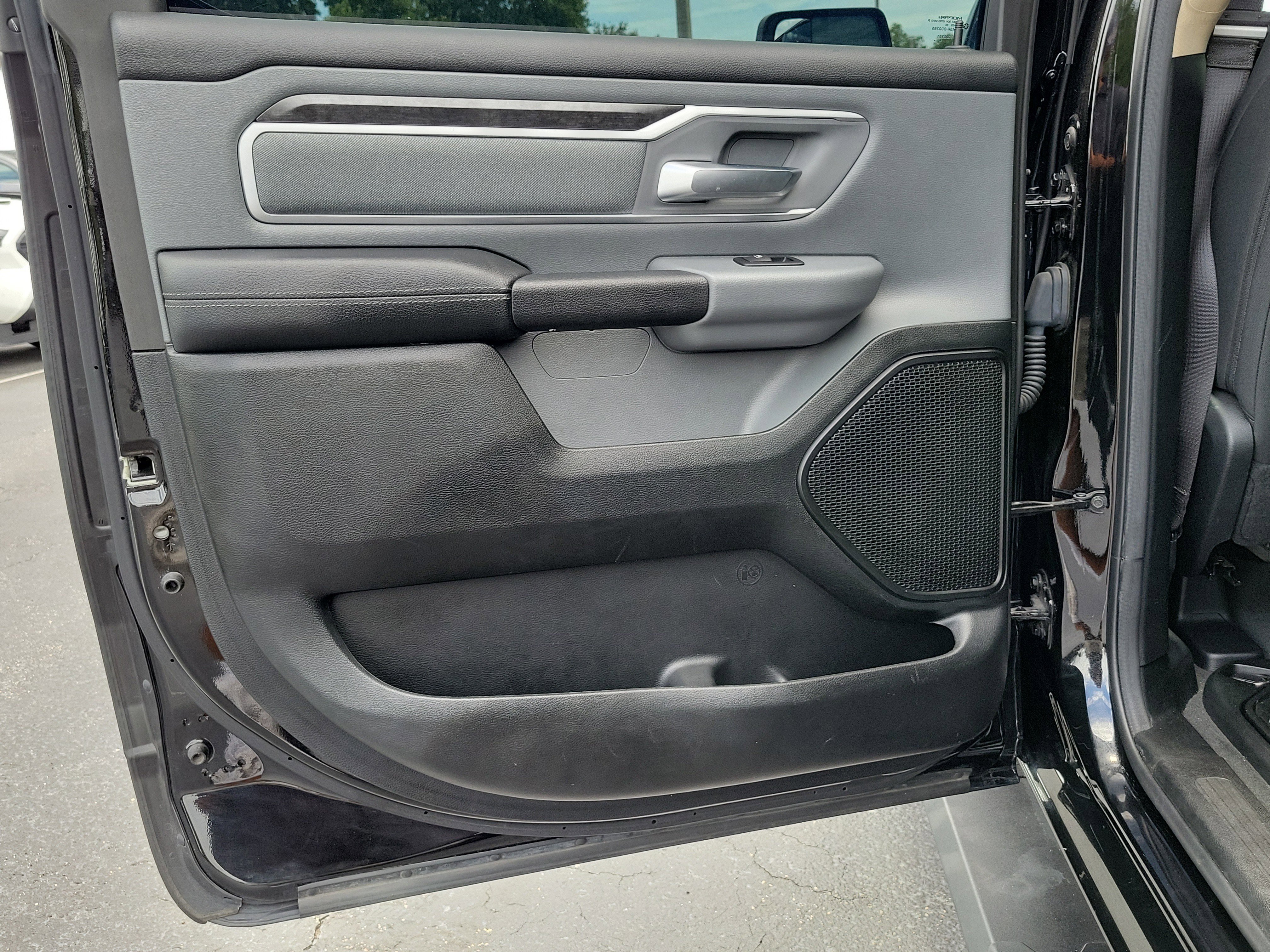 Used 2020 RAM 1500 Big Horn AWD/4WD image 11