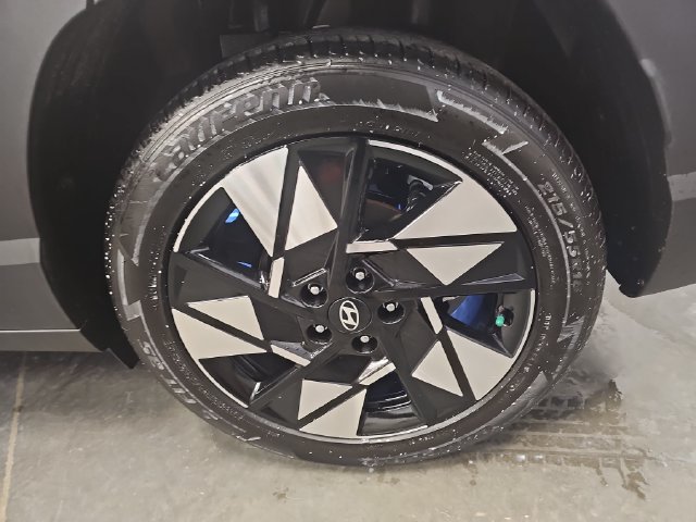 Used 2025 Hyundai Kona SEL FWD image 30