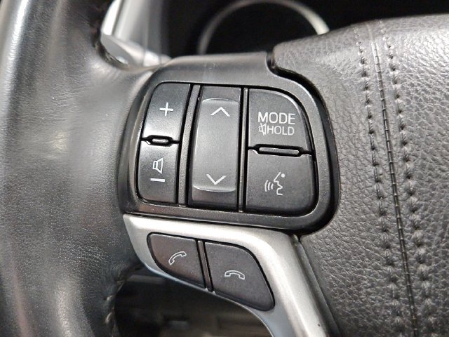 Used 2019 Toyota Highlander Limited AWD/4WD image 35