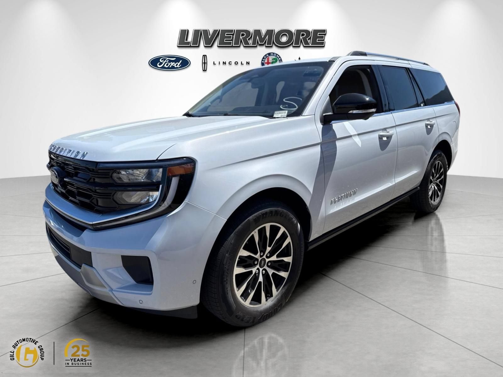 Certified 2025 Ford Expedition Platinum AWD/4WD image 1