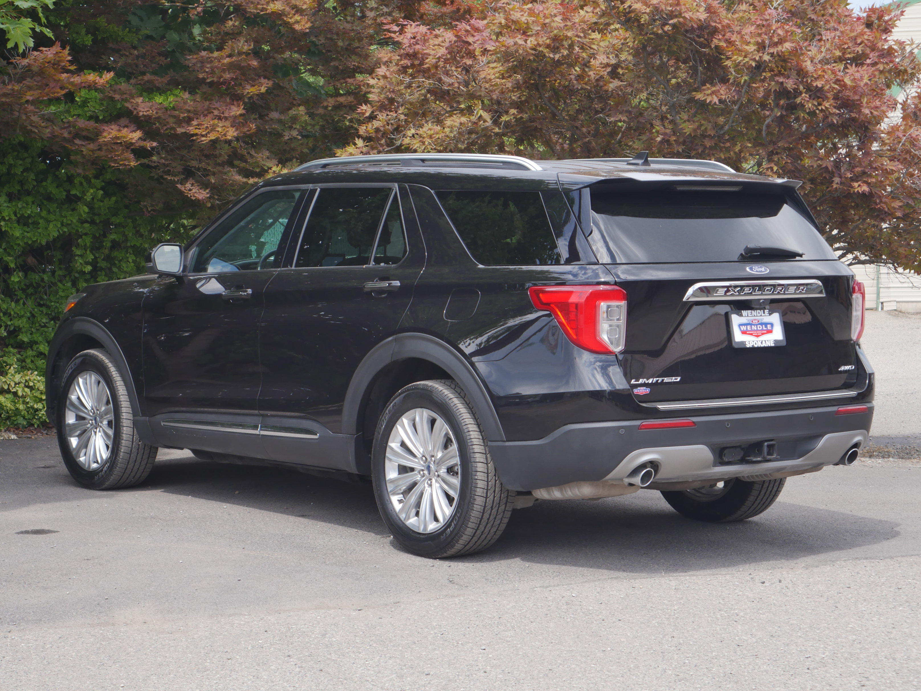 Certified 2024 Ford Explorer Limited w/ Limited Technology Package AWD/4WD image 18