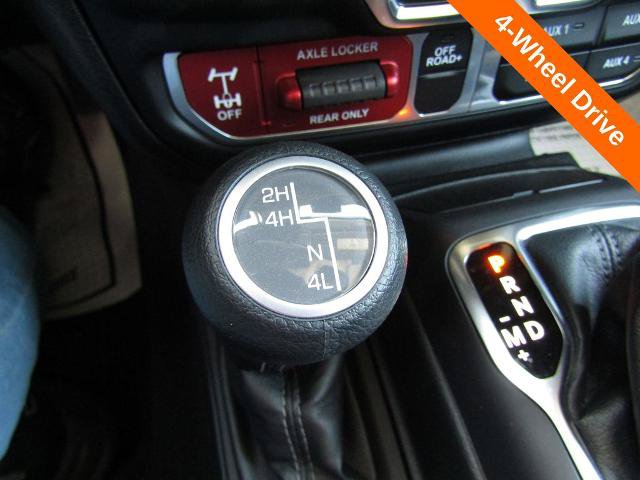 Used 2024 Jeep Gladiator Mojave AWD/4WD image 14