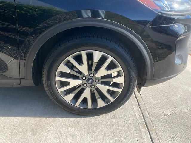 Certified 2020 Ford Escape Titanium AWD/4WD image 10