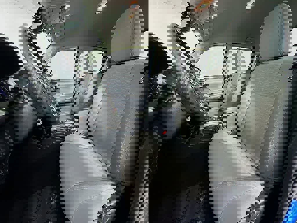 Used 2018 Toyota Tacoma SR5 image 15