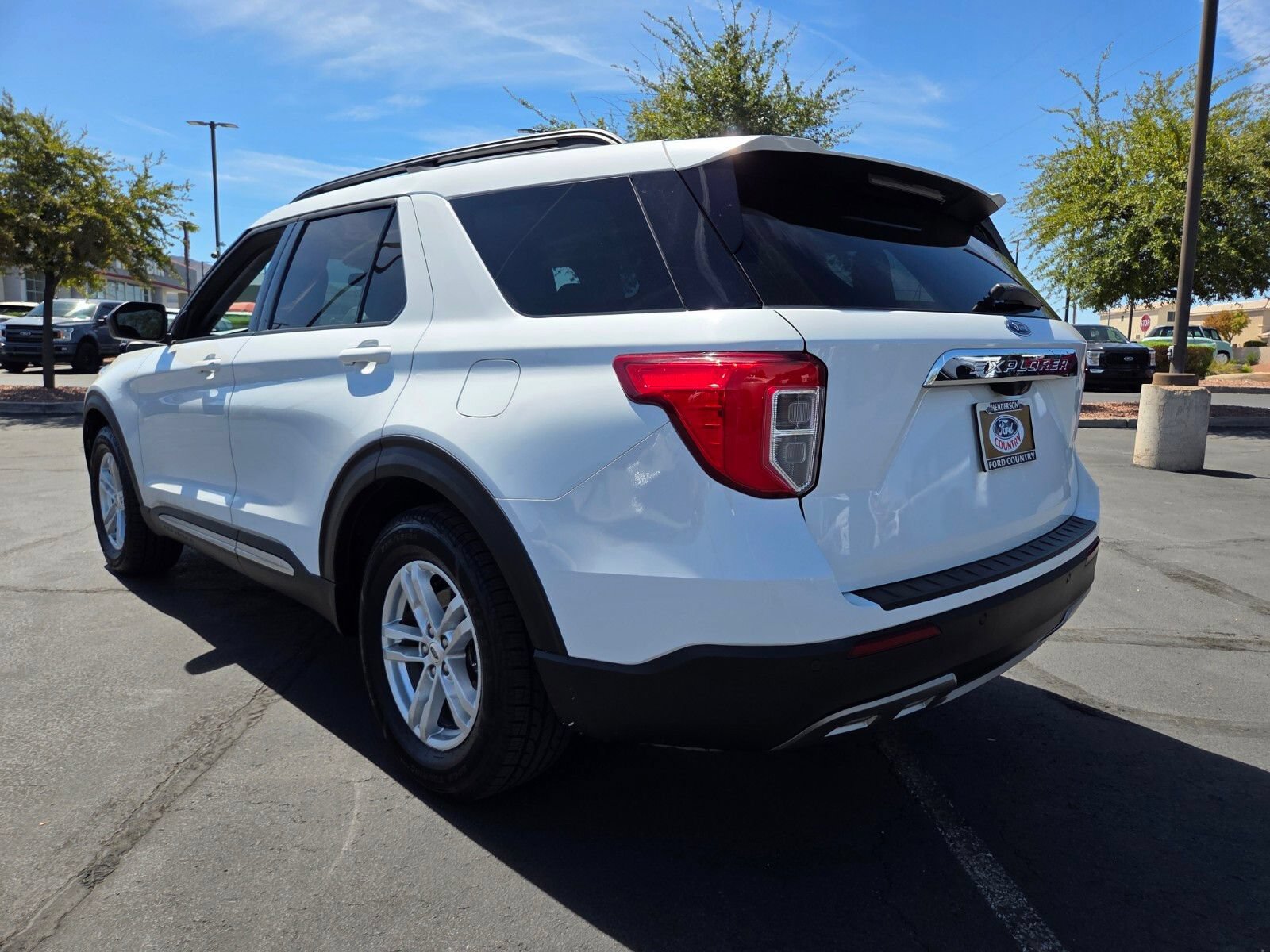 Certified 2021 Ford Explorer XLT w/ Equipment Group 202A RWD image 4