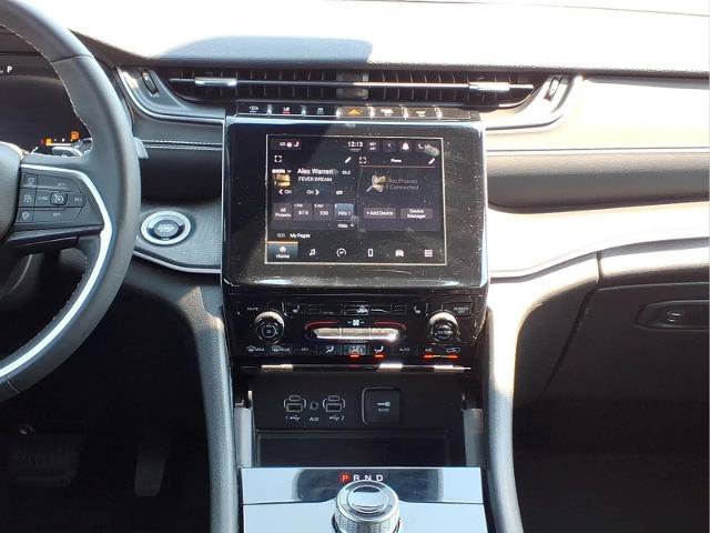 Used 2023 Jeep Grand Cherokee L Laredo AWD/4WD image 12