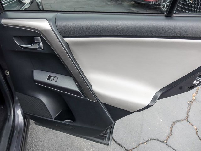 Used 2018 Toyota RAV4 XLE image 29
