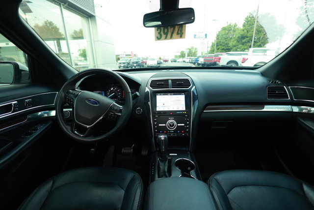 Certified 2019 Ford Explorer Limited w/ Ford Safe & Smart Package FWD image 13