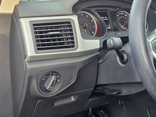 Used 2021 Volkswagen Atlas SE image 19