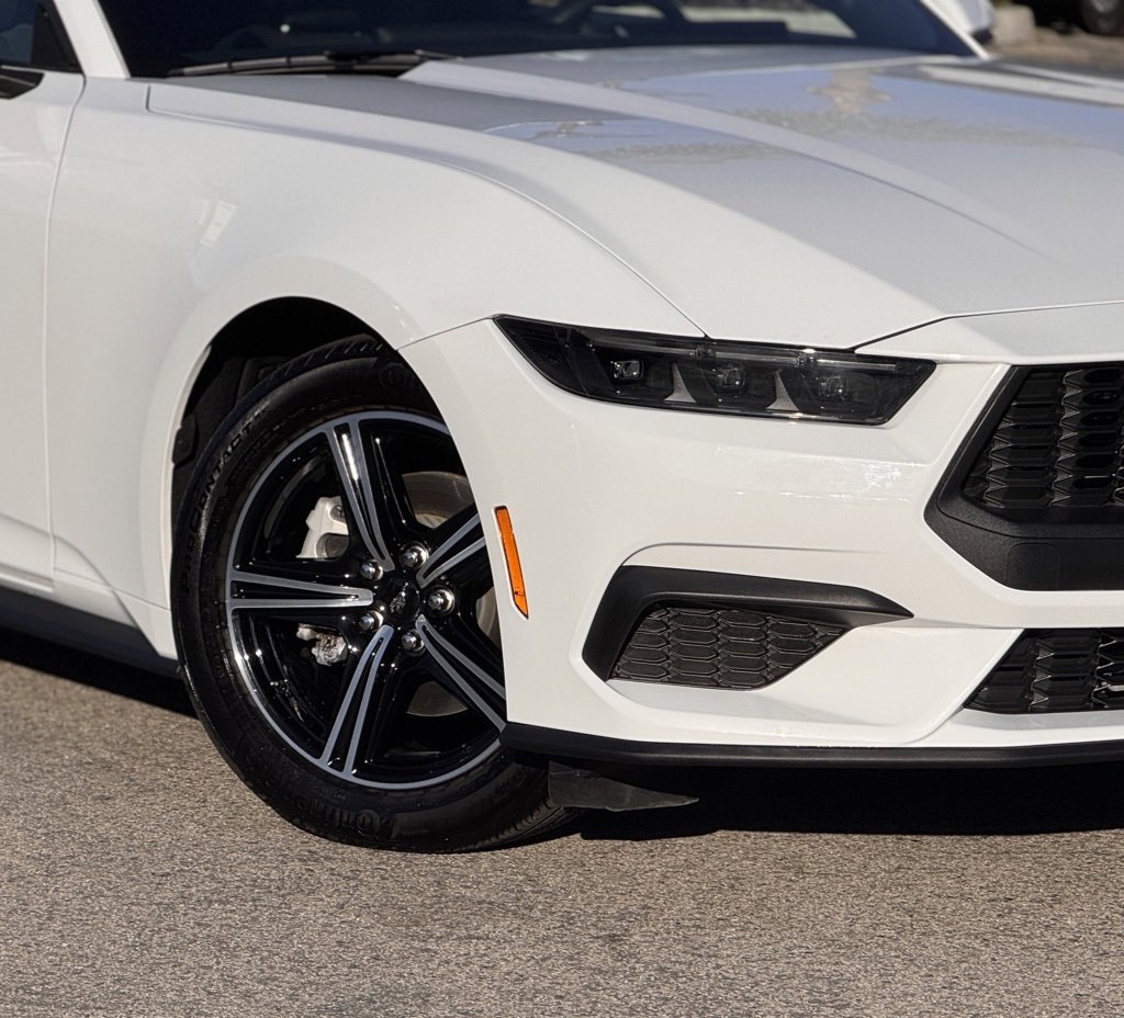 Certified 2025 Ford Mustang Coupe image 4