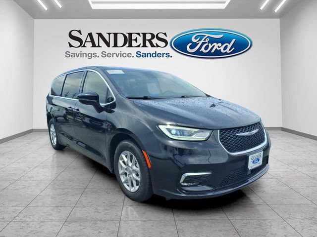 Used 2024 Chrysler Pacifica Touring-L