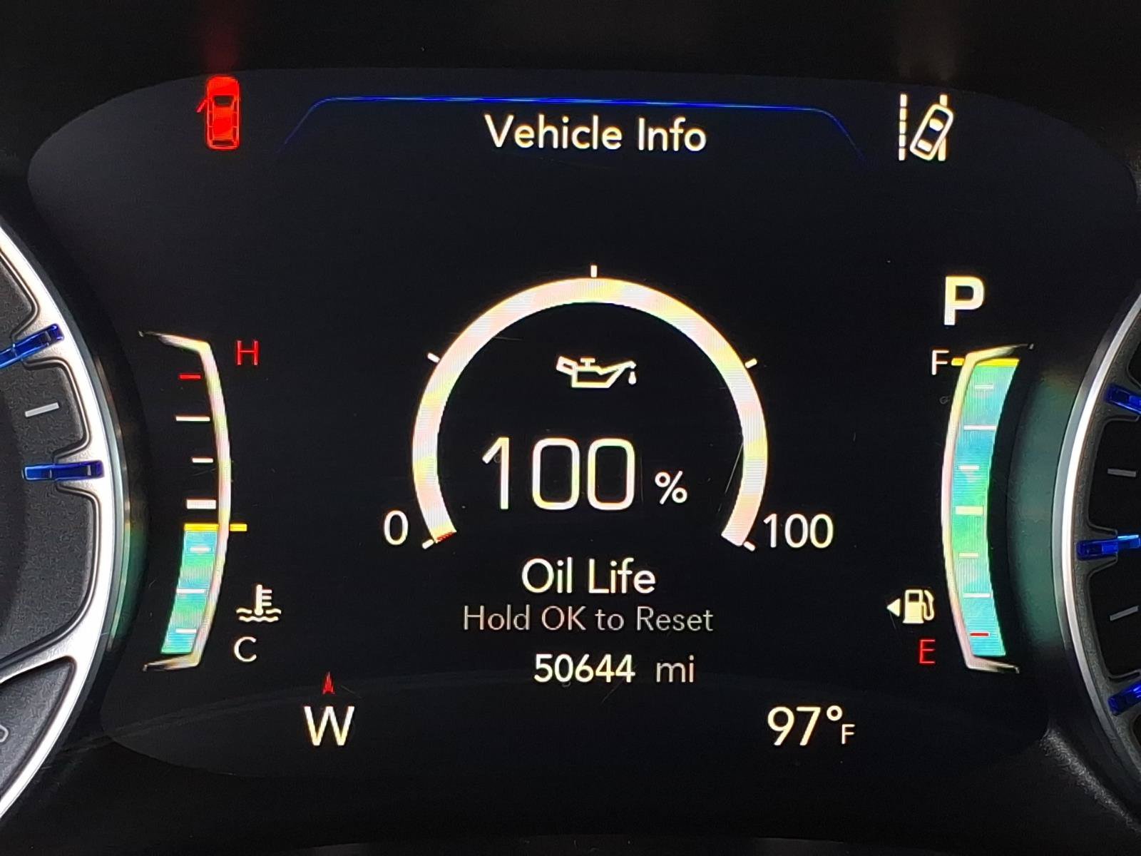 Used 2024 Chrysler Pacifica Touring-L FWD image 18