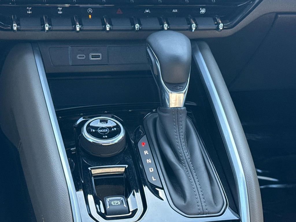 Used 2024 Chevrolet Colorado ZR2 w/ Technology Package image 19