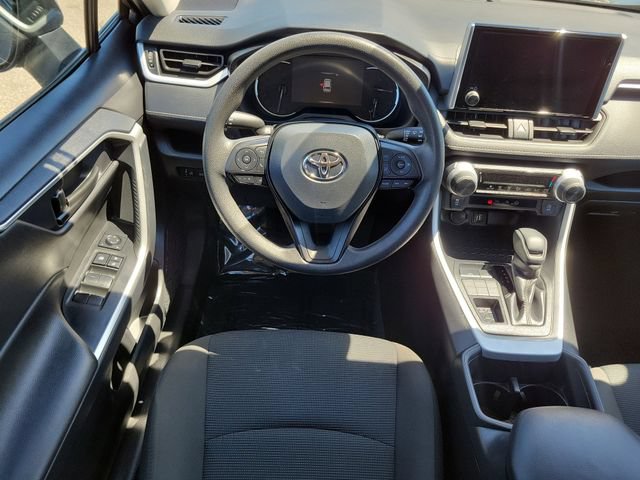 Used 2025 Toyota RAV4 LE AWD/4WD image 15