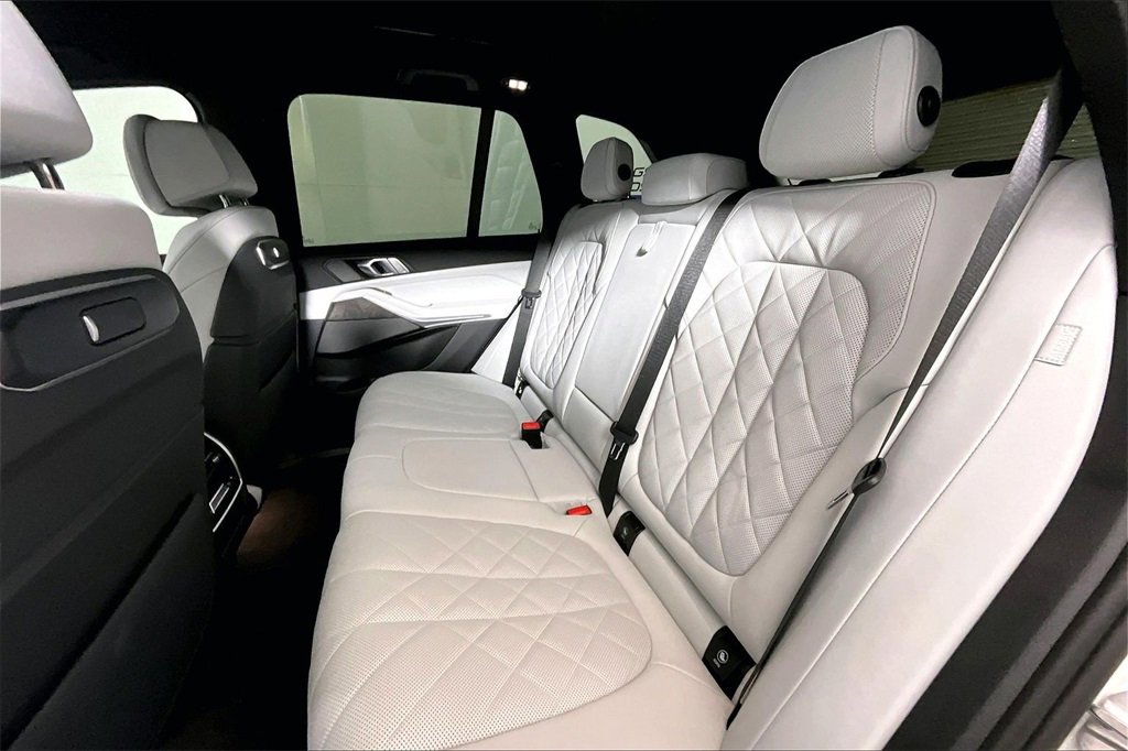 Used 2025 BMW X5 sDrive40i w/ Climate Comfort Package image 20