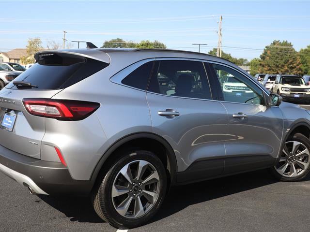 Certified 2024 Ford Escape Platinum AWD/4WD image 2