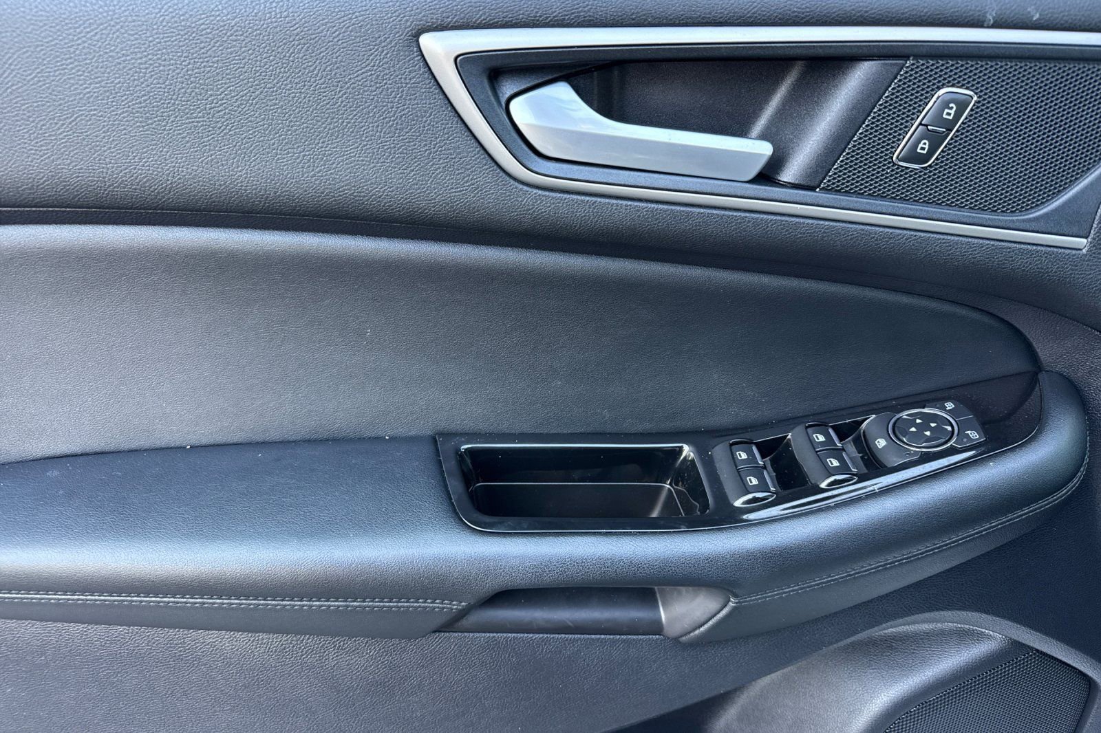 Certified 2020 Ford Edge SEL w/ Convenience Package FWD image 12