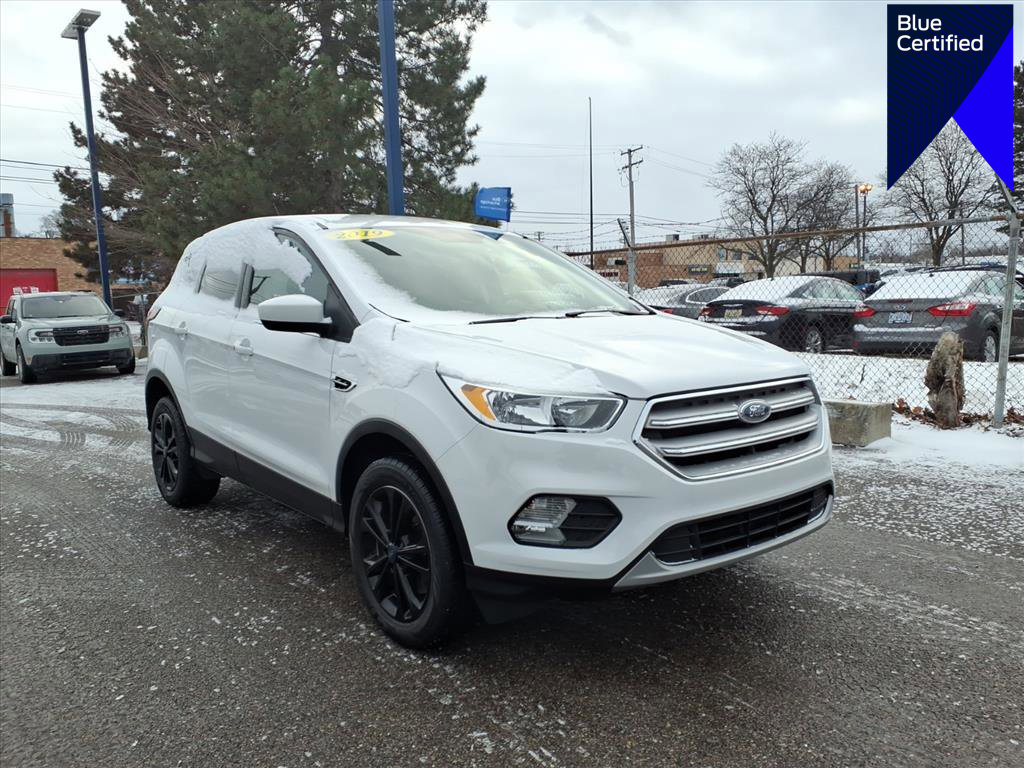 Certified 2019 Ford Escape SE image 1