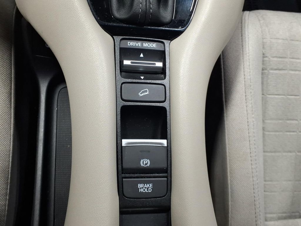 Used 2024 Honda HR-V LX image 13