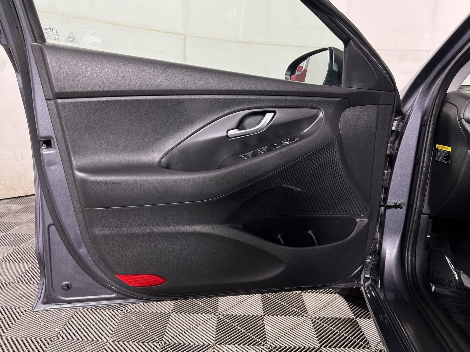 Used 2018 Hyundai Elantra GT FWD image 14