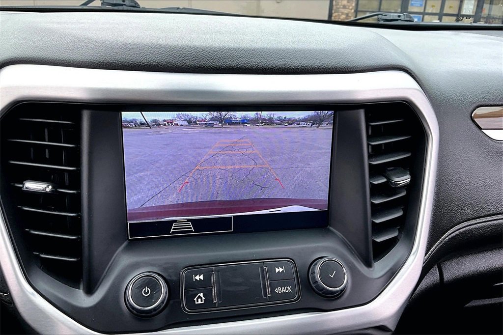 Used 2023 GMC Acadia SLE image 21