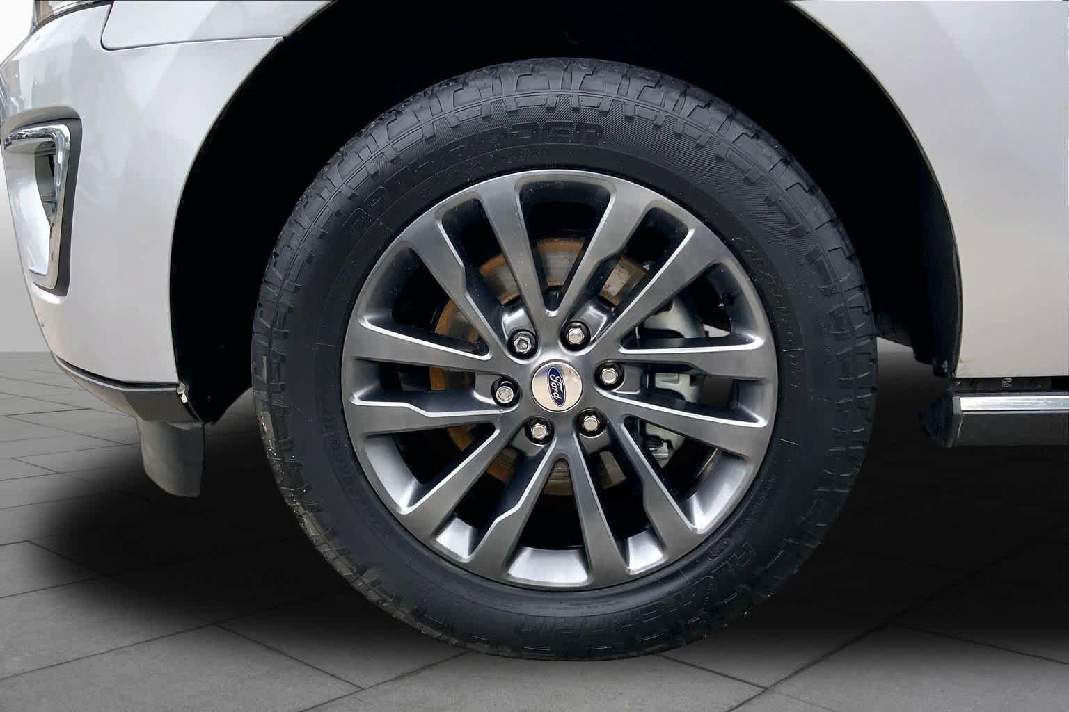 Certified 2019 Ford Expedition Max Limited RWD image 11