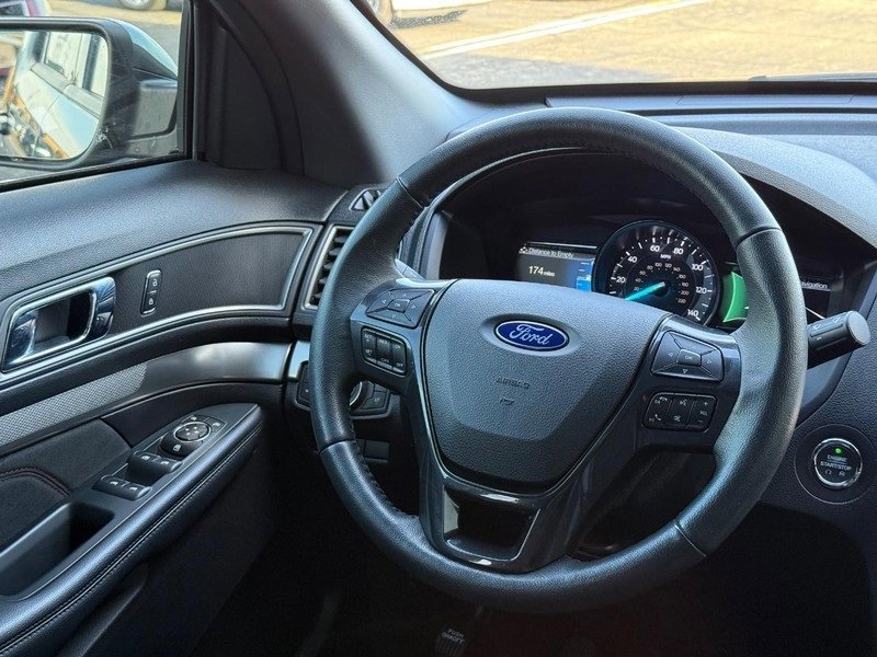 Certified 2019 Ford Explorer XLT w/ Equipment Group 202A image 14