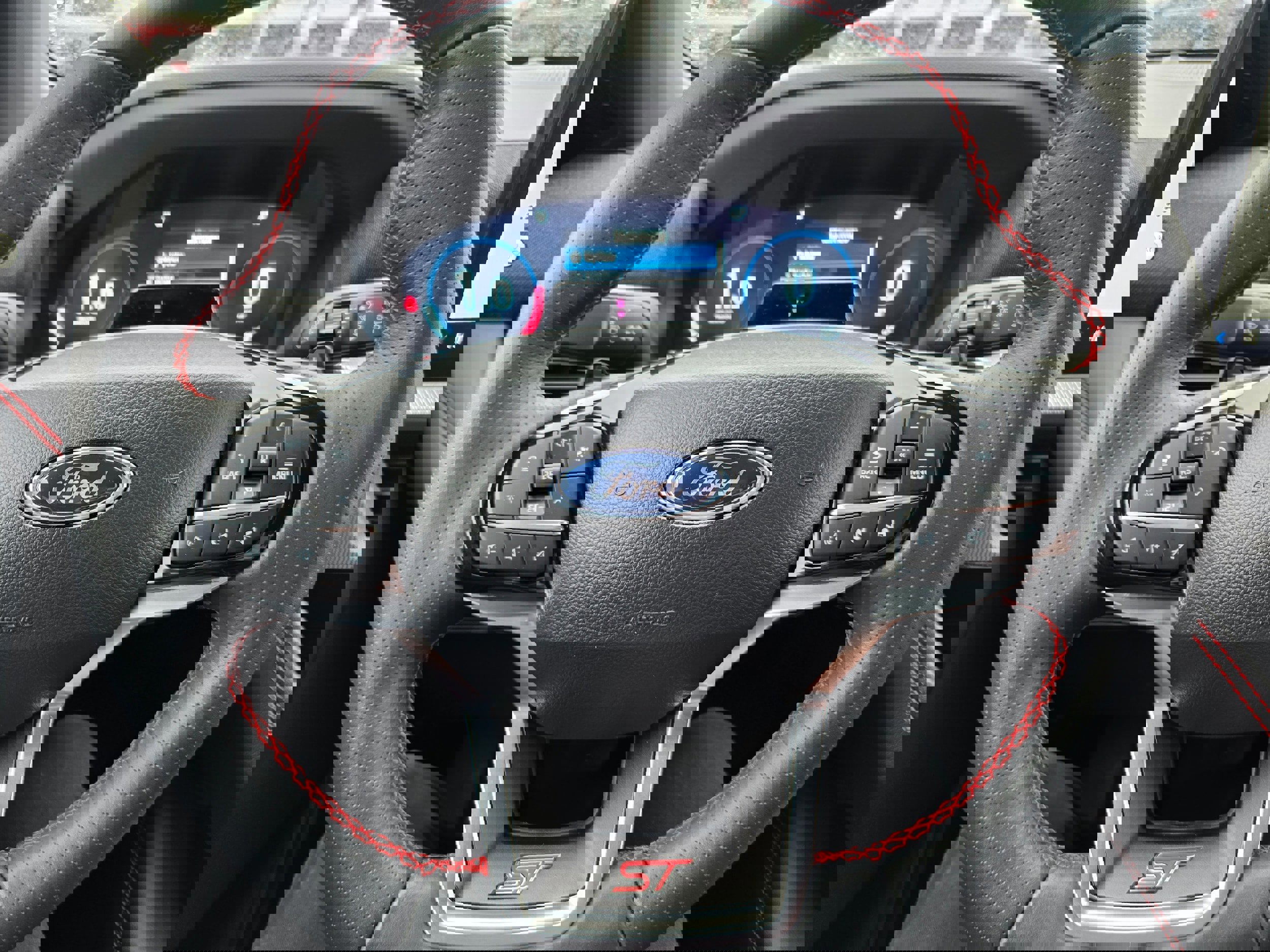 Certified 2025 Ford Explorer ST image 15