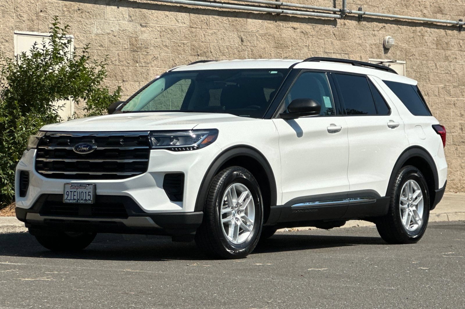 Certified 2025 Ford Explorer Active RWD image 8