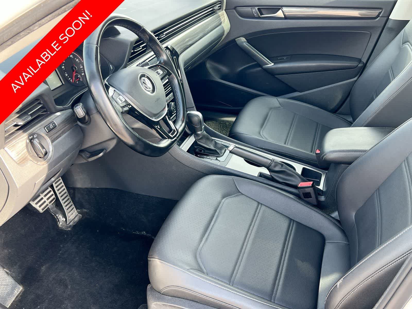 Used 2020 Volkswagen Passat 2.0T R-Line FWD image 10