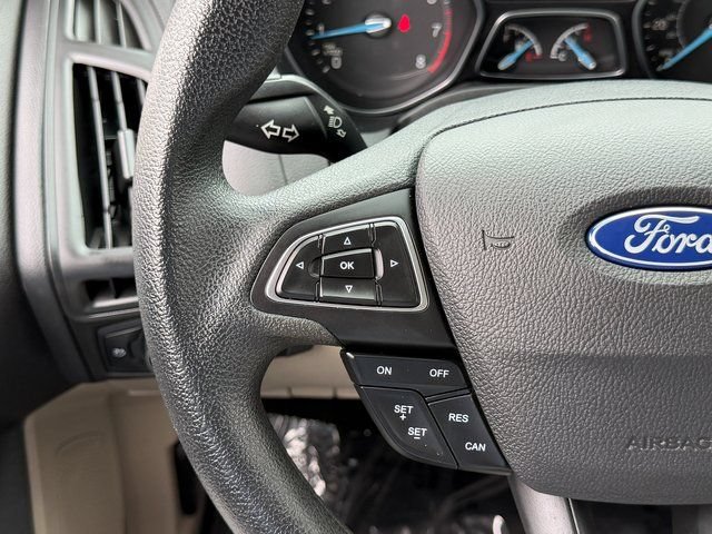 Certified 2018 Ford Focus SE FWD image 20