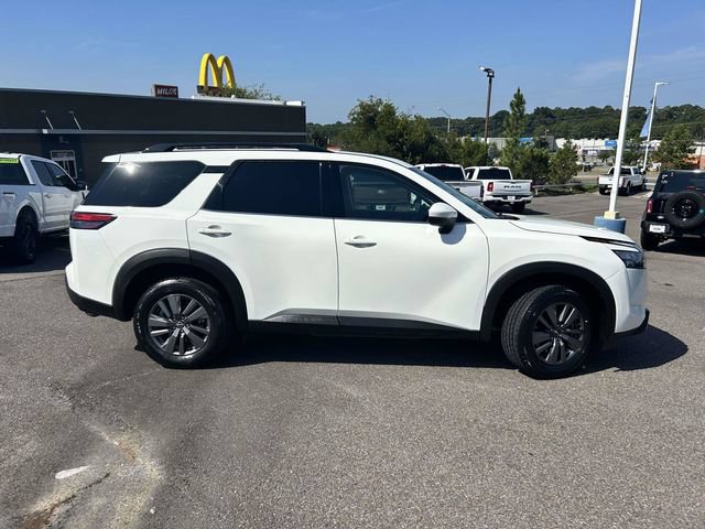 Used 2025 Nissan Pathfinder SV AWD/4WD image 2