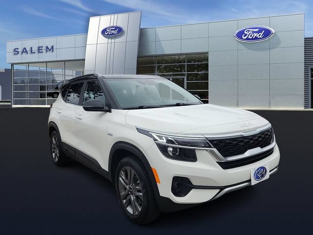 Used 2022 Kia Seltos S AWD/4WD image 1