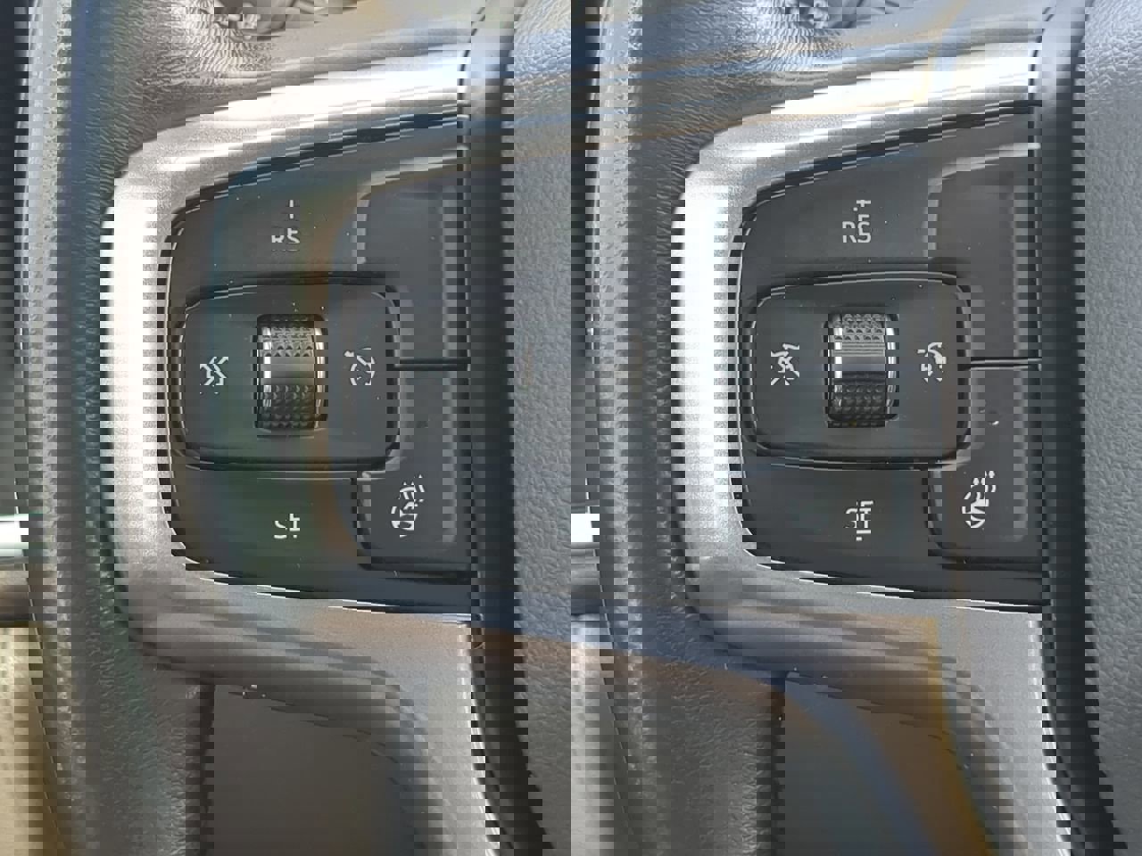 Used 2019 Chevrolet Silverado 1500 RST AWD/4WD image 23