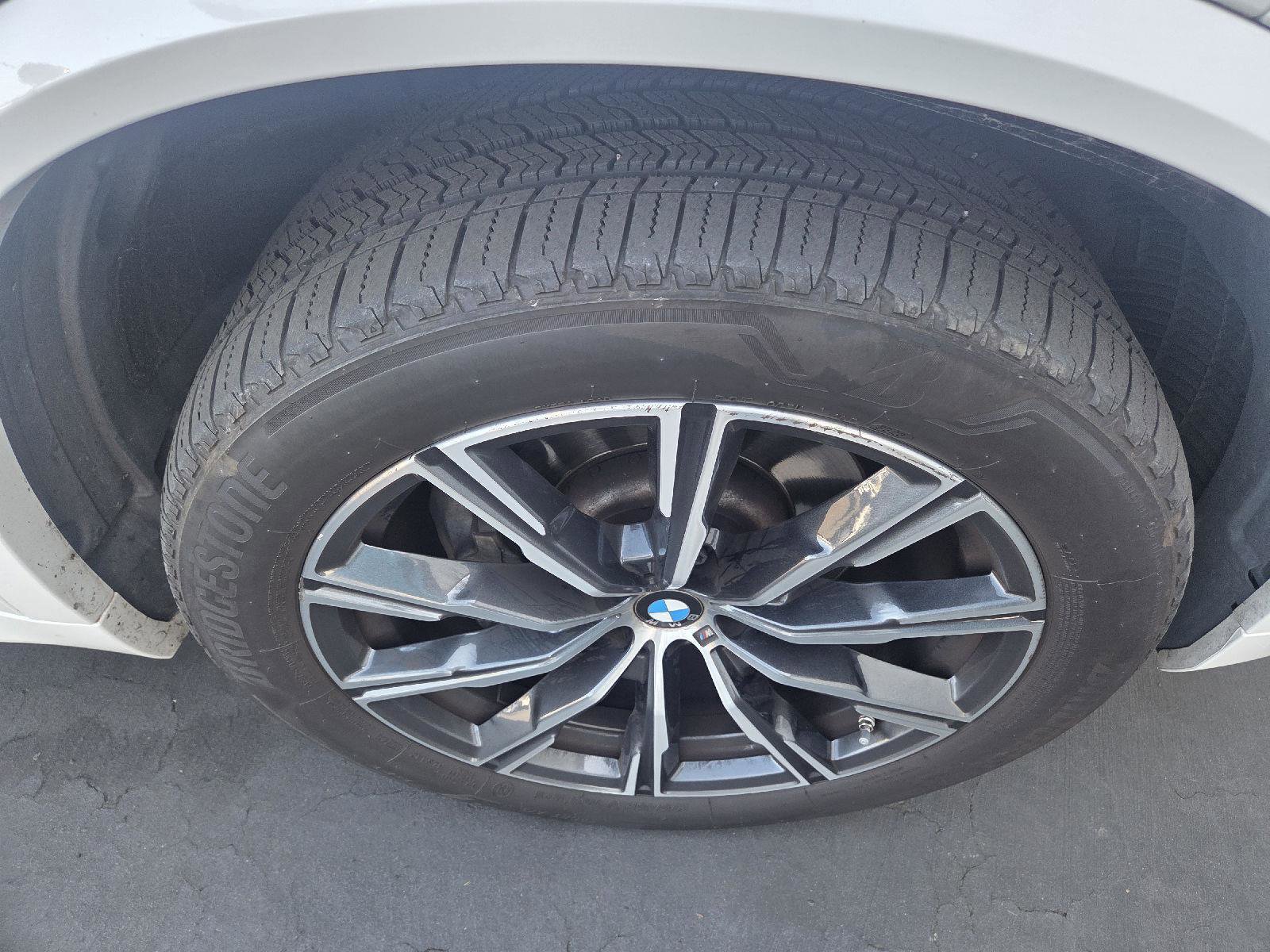 Used 2021 BMW X5 xDrive40i w/ M Sport Package image 12