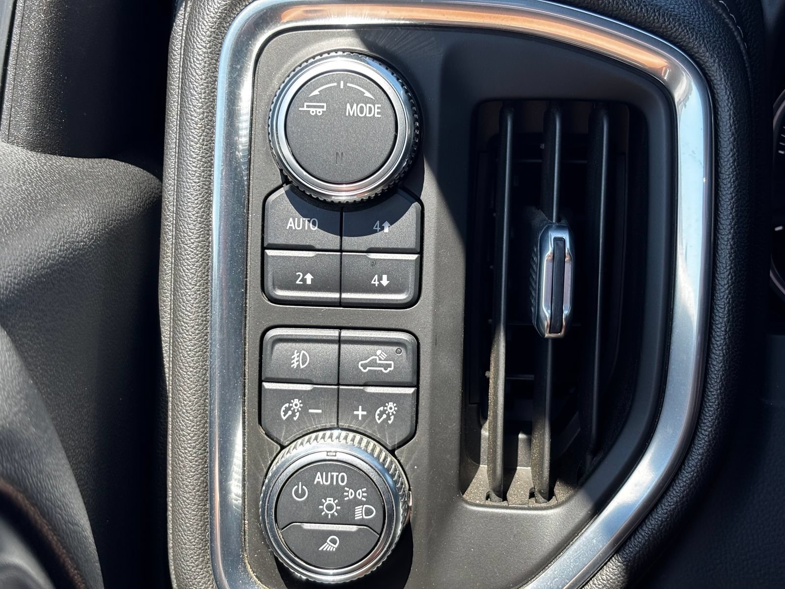 Used 2021 GMC Sierra 1500 Denali w/ Driver Alert Package II AWD/4WD image 25