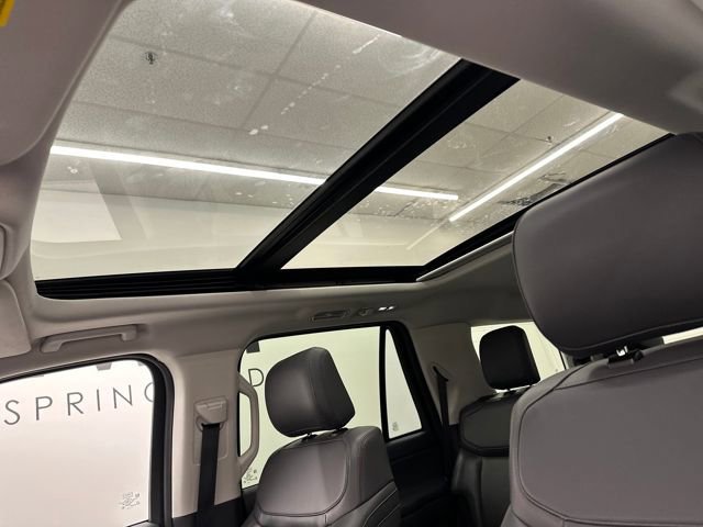 Certified 2025 Ford Expedition Active image 38